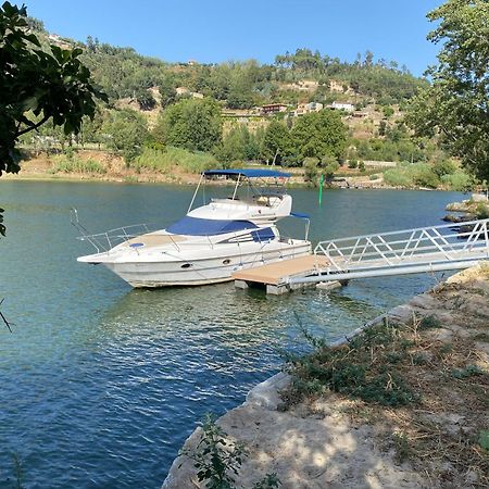 ホテル Aquadouro Yacht Radames - Sleep Boat Experience カステロ・デ・パイヴァ エクステリア 写真