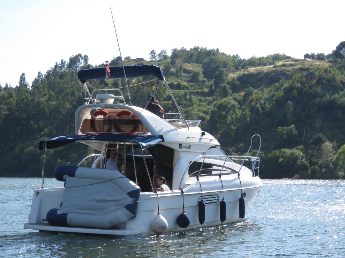 ホテル Aquadouro Yacht Radames - Sleep Boat Experience カステロ・デ・パイヴァ エクステリア 写真