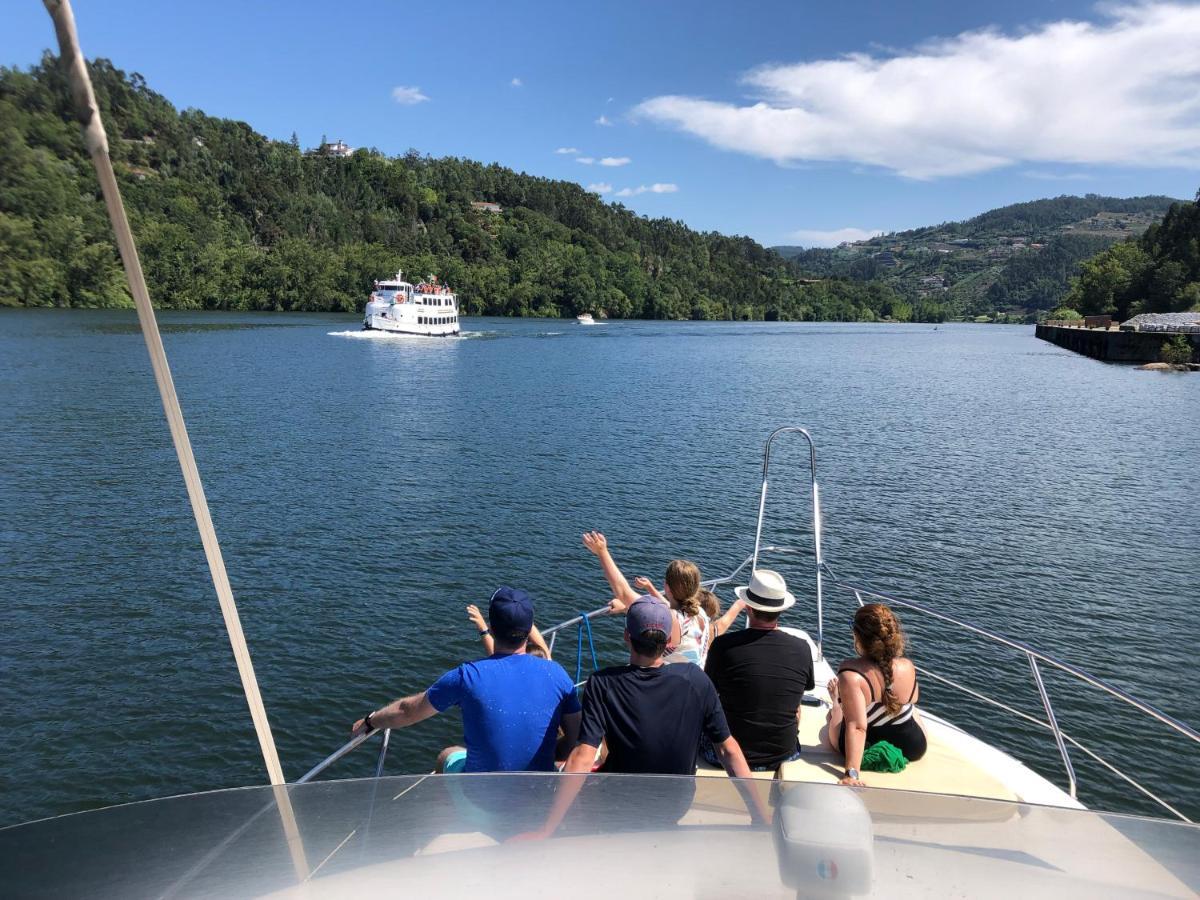 ホテル Aquadouro Yacht Radames - Sleep Boat Experience カステロ・デ・パイヴァ エクステリア 写真
