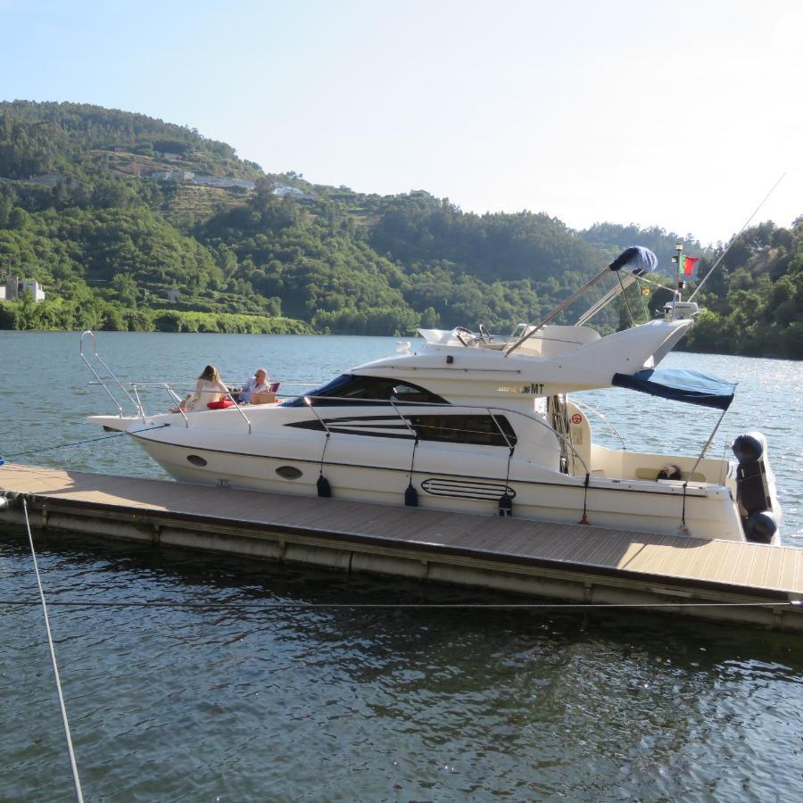 ホテル Aquadouro Yacht Radames - Sleep Boat Experience カステロ・デ・パイヴァ エクステリア 写真
