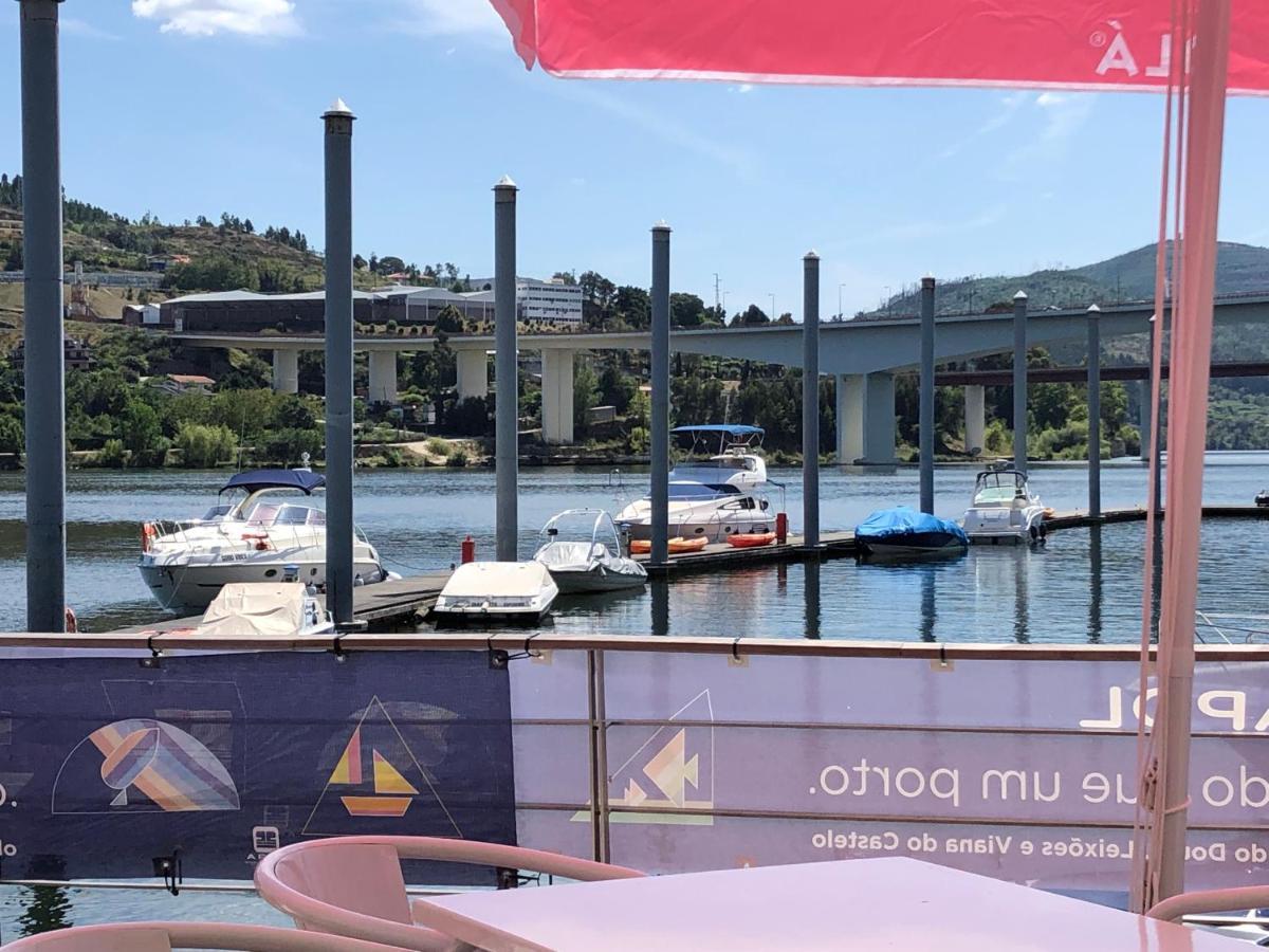 ホテル Aquadouro Yacht Radames - Sleep Boat Experience カステロ・デ・パイヴァ エクステリア 写真