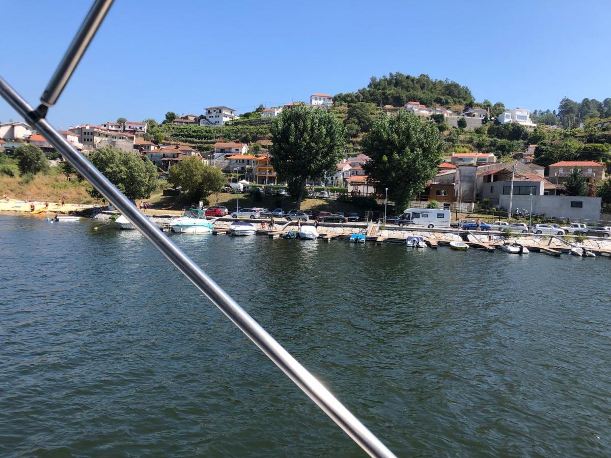 ホテル Aquadouro Yacht Radames - Sleep Boat Experience カステロ・デ・パイヴァ エクステリア 写真