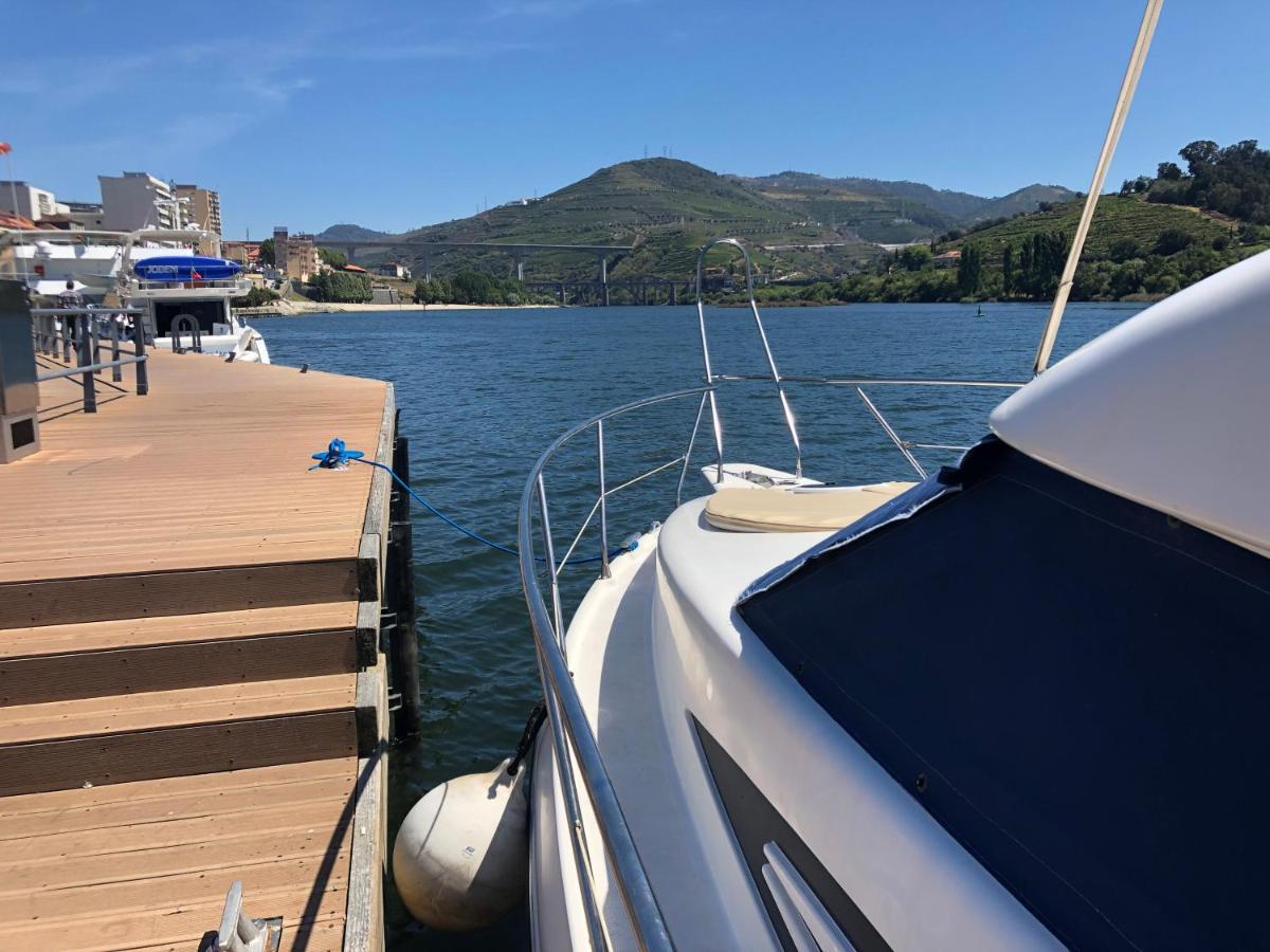 ホテル Aquadouro Yacht Radames - Sleep Boat Experience カステロ・デ・パイヴァ エクステリア 写真
