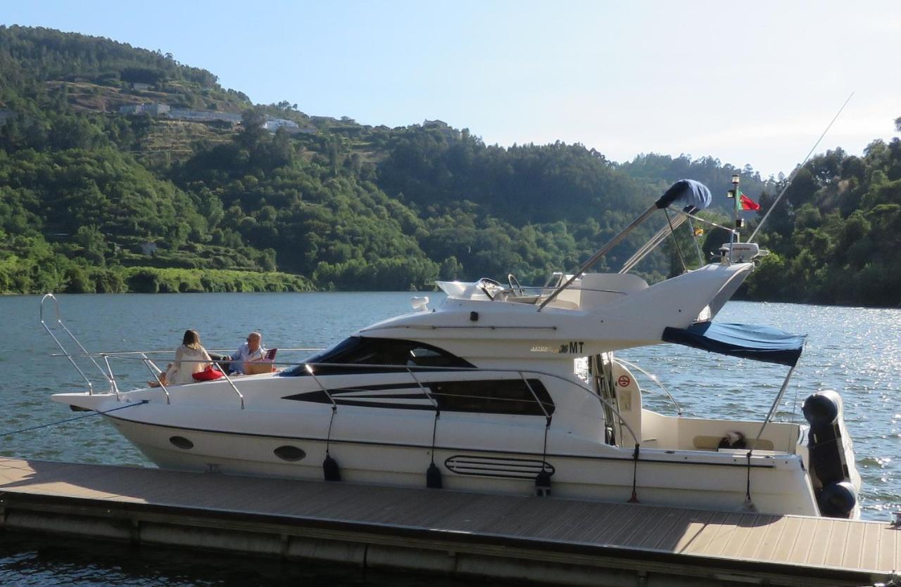ホテル Aquadouro Yacht Radames - Sleep Boat Experience カステロ・デ・パイヴァ エクステリア 写真
