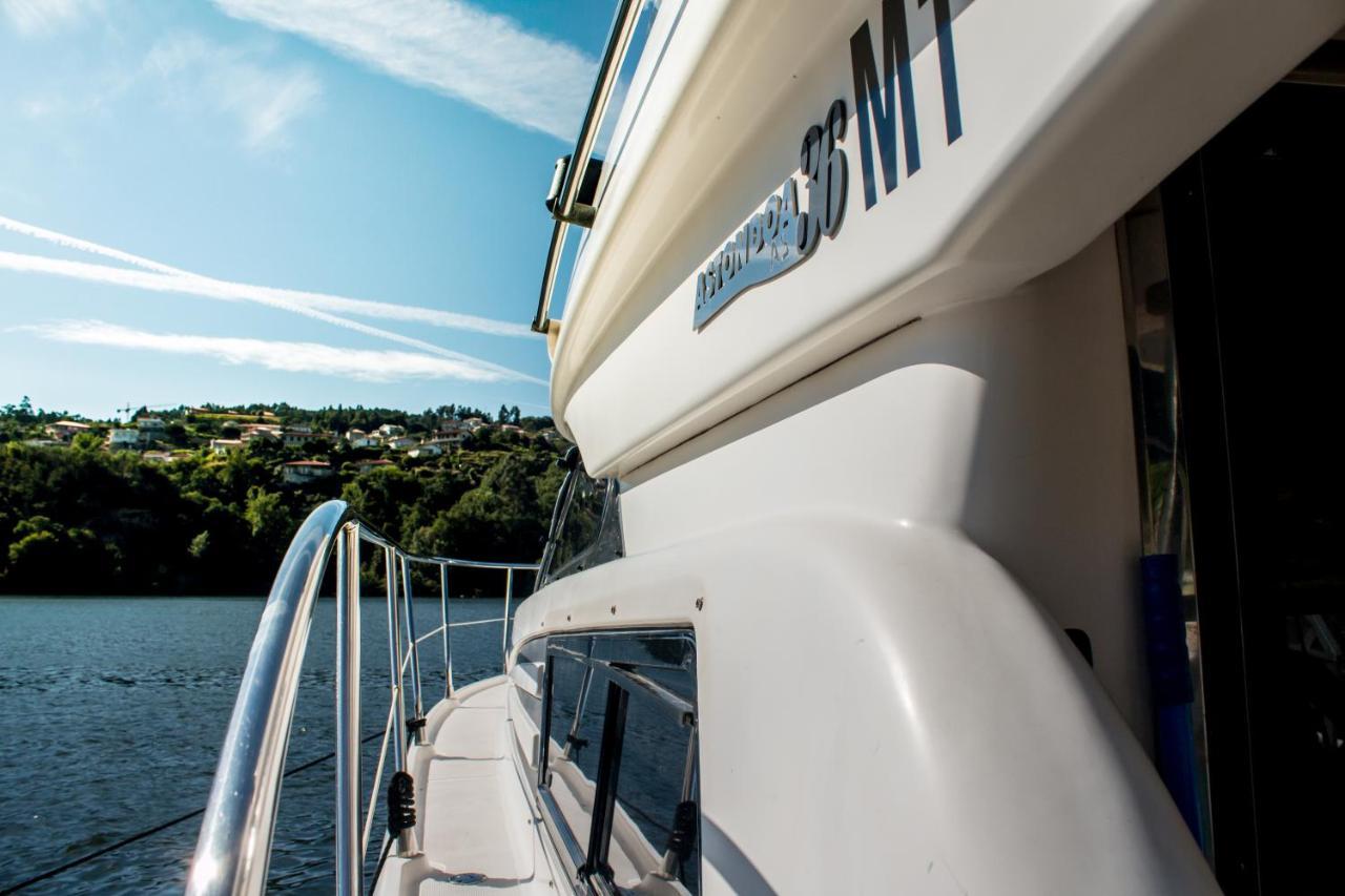 ホテル Aquadouro Yacht Radames - Sleep Boat Experience カステロ・デ・パイヴァ エクステリア 写真