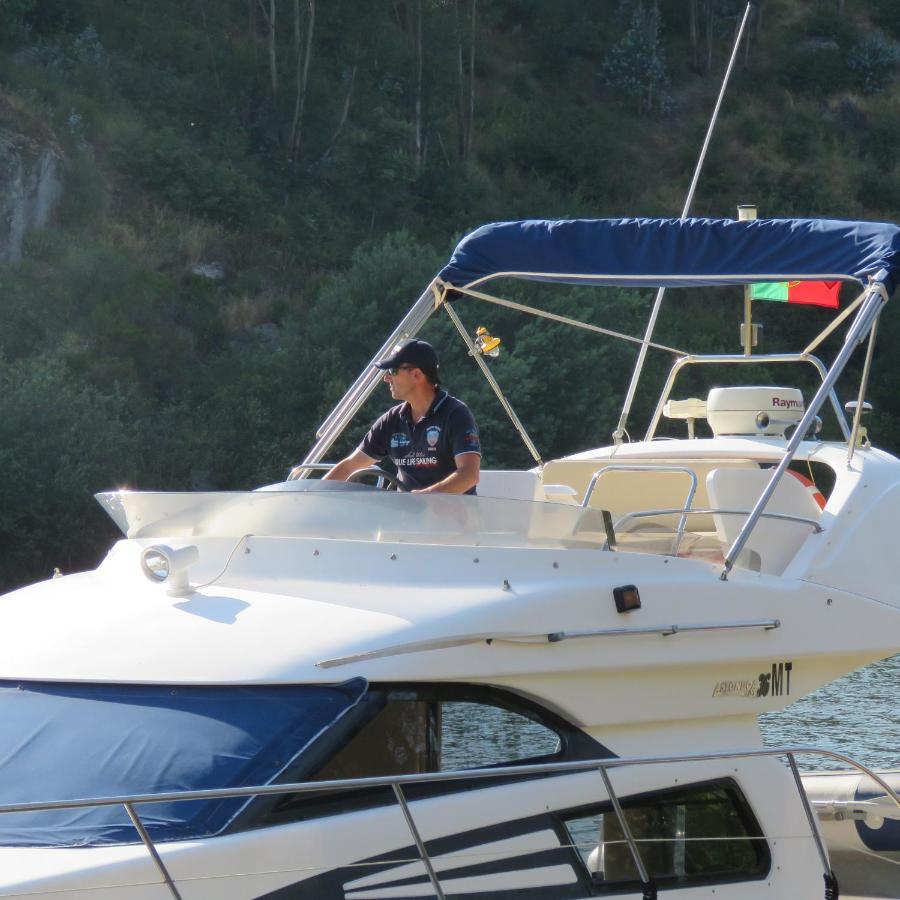 ホテル Aquadouro Yacht Radames - Sleep Boat Experience カステロ・デ・パイヴァ エクステリア 写真
