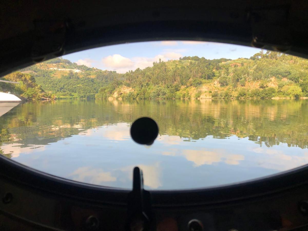 ホテル Aquadouro Yacht Radames - Sleep Boat Experience カステロ・デ・パイヴァ エクステリア 写真