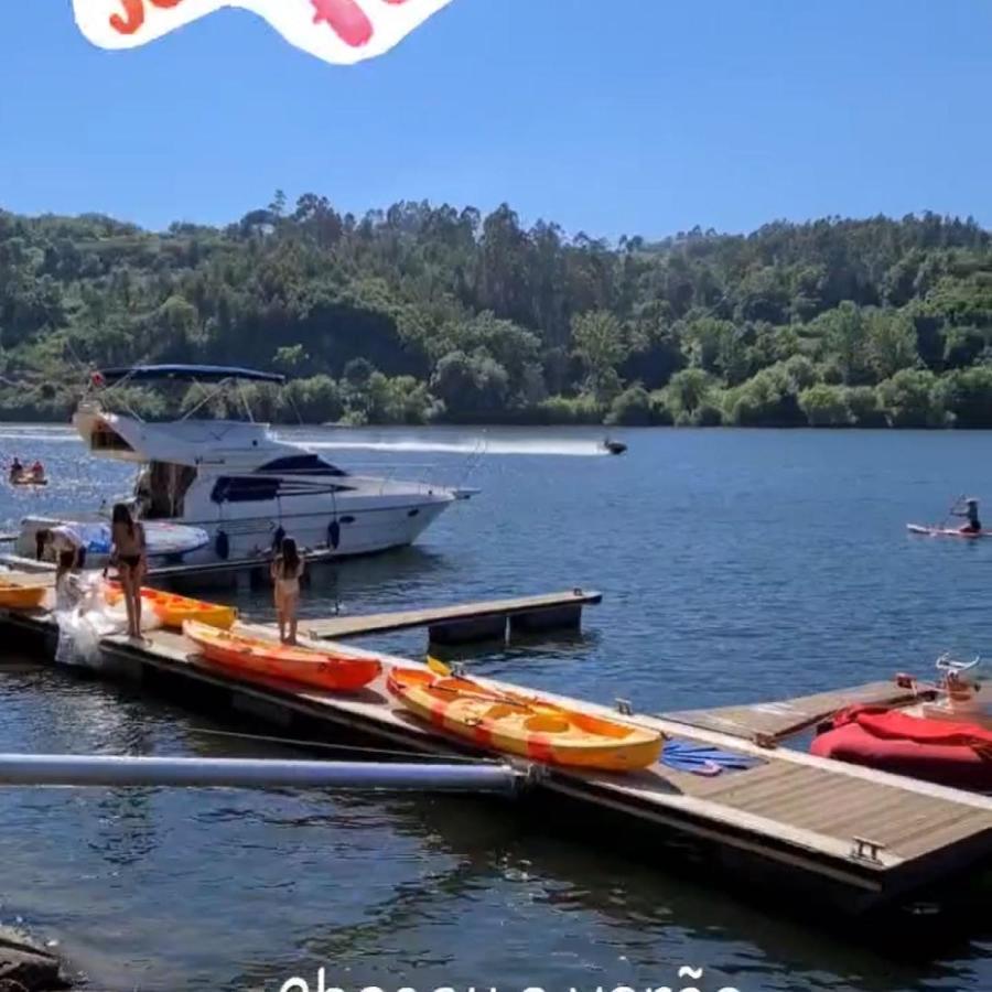 ホテル Aquadouro Yacht Radames - Sleep Boat Experience カステロ・デ・パイヴァ エクステリア 写真