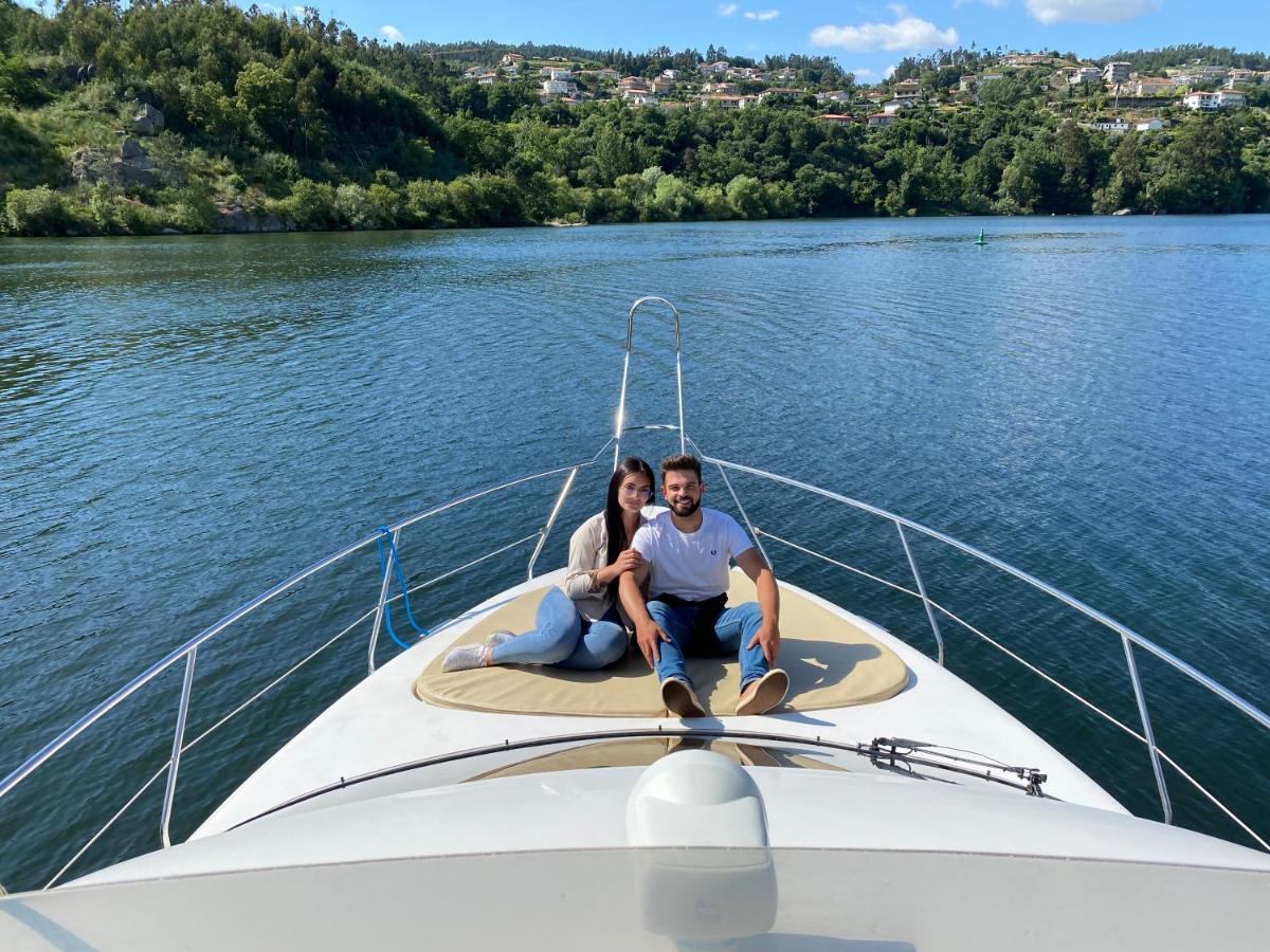 ホテル Aquadouro Yacht Radames - Sleep Boat Experience カステロ・デ・パイヴァ エクステリア 写真